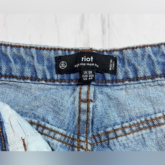 2/$20 Misguided Riot High Waist Mom Jeans - Picture 5 of 6